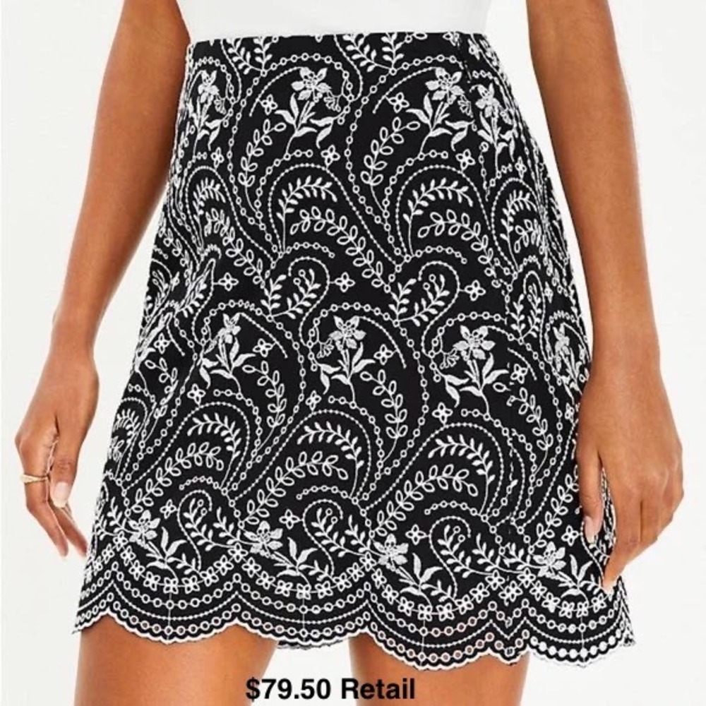 LOFT Embroidered Mini Shift Skirt 12P Black White Floral Eyelet Scalloped Prep C